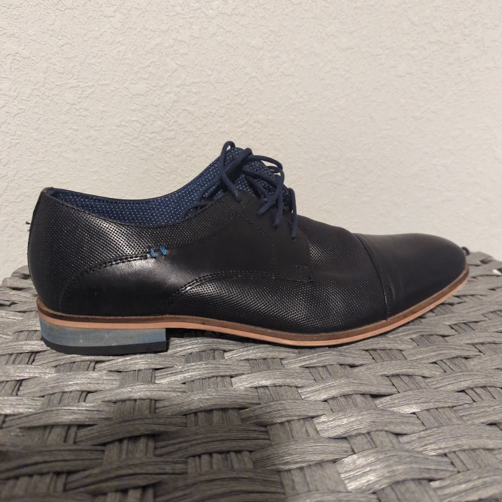 Men's dress shoes size 10